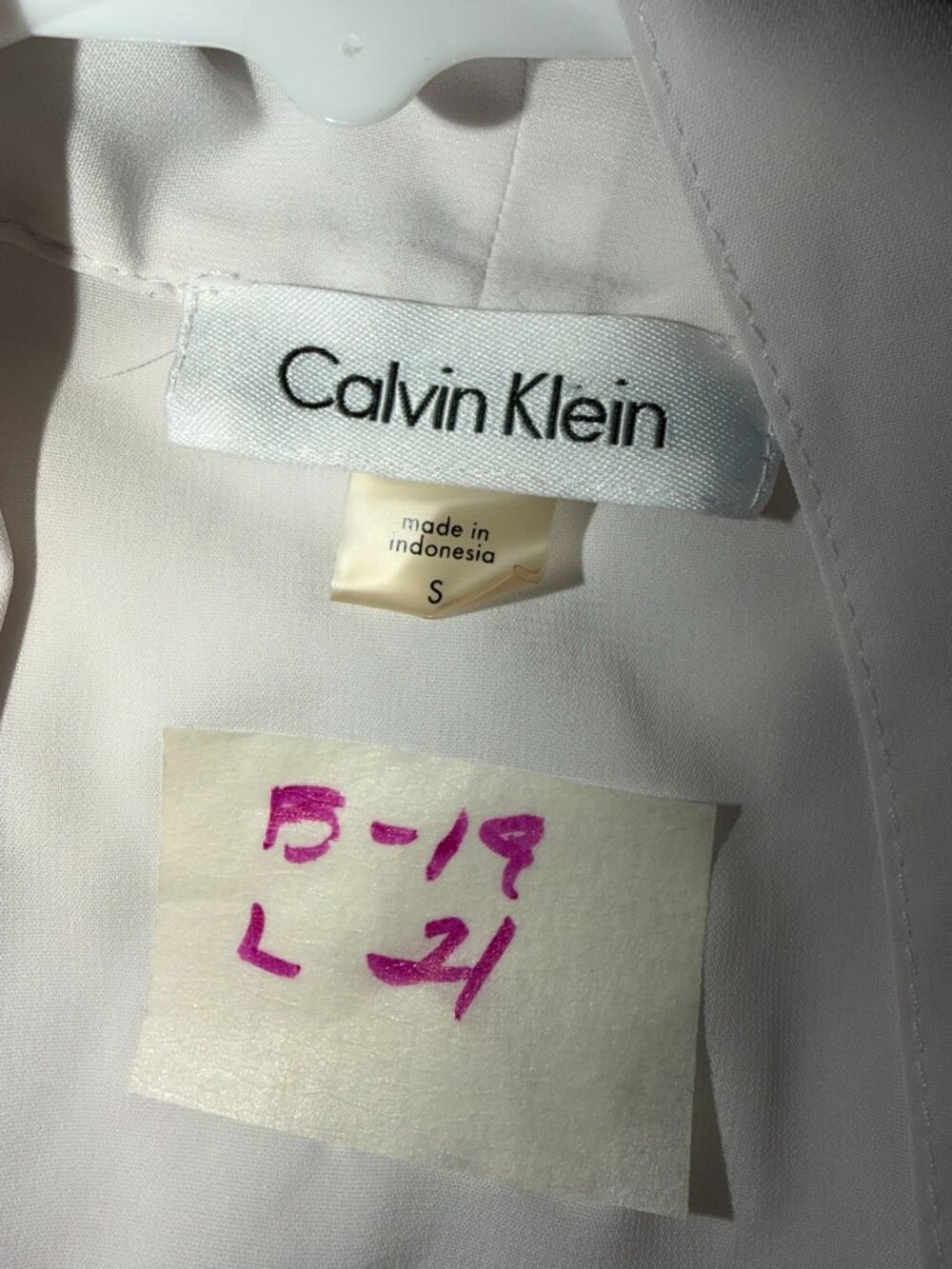 Calvin Klein Women’s Small White Sleeveless Tie Neck Blouse Button Front - Picture 2 of 6